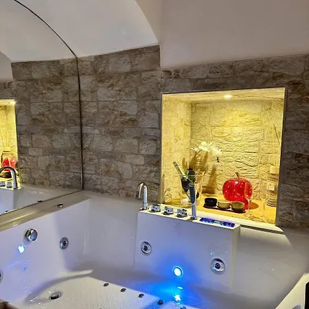 Contemossa With Whirlpool Appartement Bari
